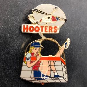 Hooter’s pin